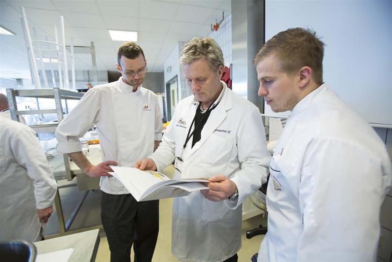 Meðlimir Konditorsamband Íslands áberandi á Debic námskeiði